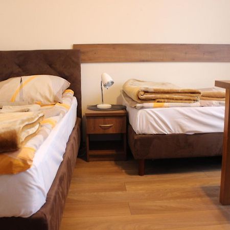 Dom Pielgrzyma Apartment Torun Bagian luar foto