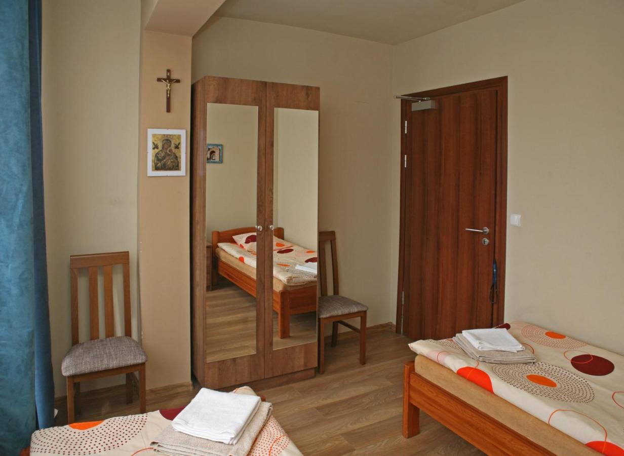 Dom Pielgrzyma Apartment Torun Bagian luar foto